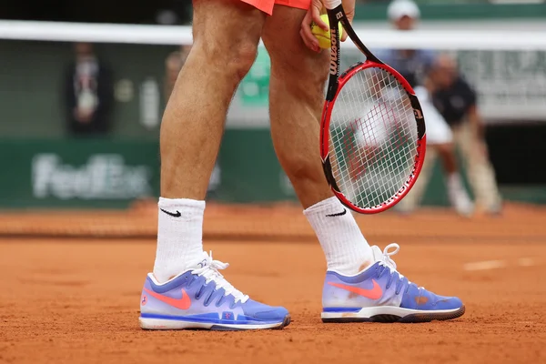 Seventeen times Grand Slam champion Roger Federer wears custom Nike tennis shoes during third round match at Roland Garros 2015 — Stock Photo, Image