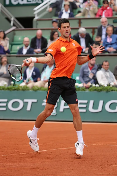 Osmkrát Grand Slam šampion Novak Djoković během prvního kola utkání v Roland Garros 2015 — Stock fotografie