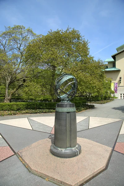 Esfera Armilar no Jardim Botânico de Brooklyn — Fotografia de Stock