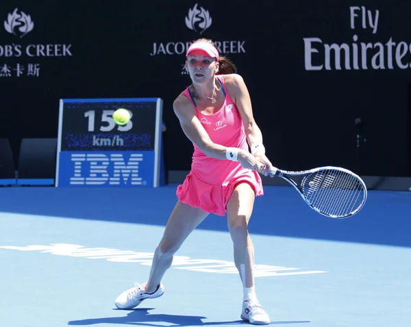 Giocatore di tennis professionista Agnieszka Radwanska di Polonia in azione durante la sua partita dei quarti di finale agli Australian Open 2016 — Foto Stock