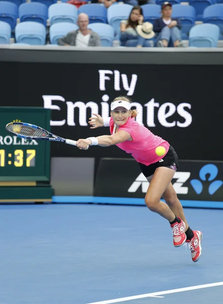 La joueuse de tennis professionnelle Ekaterina Makarova de Russie en action lors de son match de la 4e ronde de l'Open d'Australie 2016 — Photo