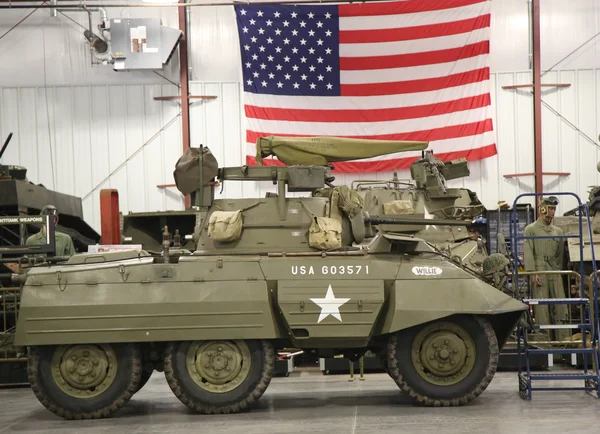 M8 Greyhound pantserwagen in het Museum van de Amerikaanse Armor — Stockfoto