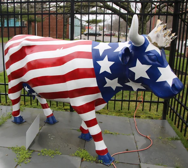 American Royal escultura de vaca pintada por el artista Asher Johnson de Make-A-Wish Foundation —  Fotos de Stock