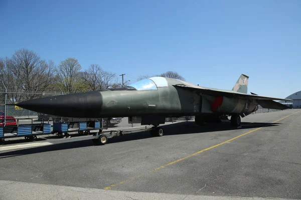 General Dynamics F-111 Ardvark экспонируется в Американском музее авиации — стоковое фото