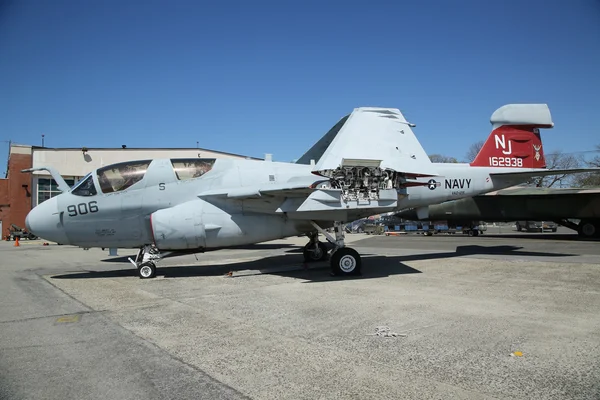 Grumman ea-6b prowler im amerikanischen airpower museum ausgestellt — Stockfoto