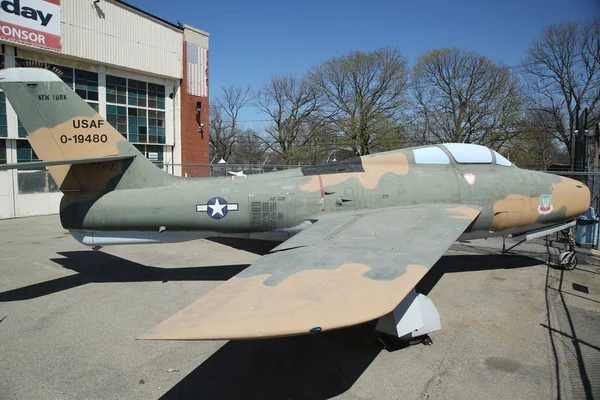 Republic F-84F Thunderstreak экспонируется в Американском музее авиации — стоковое фото