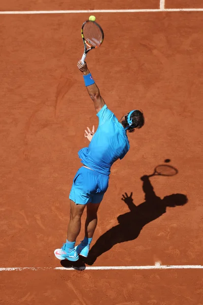 14 번 그랜드 슬램 챔피언 라파엘 나 달 롤랜드 Garros 2015에서 그의 세 번째 라운드 경기 중 행동에 — 스톡 사진