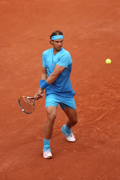 Roland Garros 2015 onun ikinci tur maçında sırasında eylem on dört kez Grand Slam şampiyonu Rafael Nadal — Stok fotoğraf