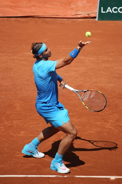 Roland Garros 2015 onun üçüncü yuvarlak maç sırasında eylem on dört kez Grand Slam şampiyonu Rafael Nadal — Stok fotoğraf