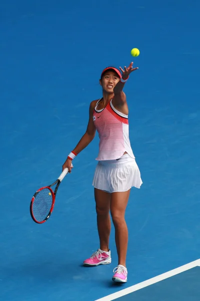 Jogadora profissional de tênis Shuai Zhang da China em ação durante sua partida de quartas de final no Australian Open 2016 — Fotografia de Stock