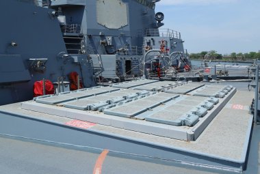 ABD Deniz Kuvvetleri destroyeri Uss Farragut filo hafta 2016 sırasında üzerinde Tomahawk füzeleri için dikey başlatılması sistemi