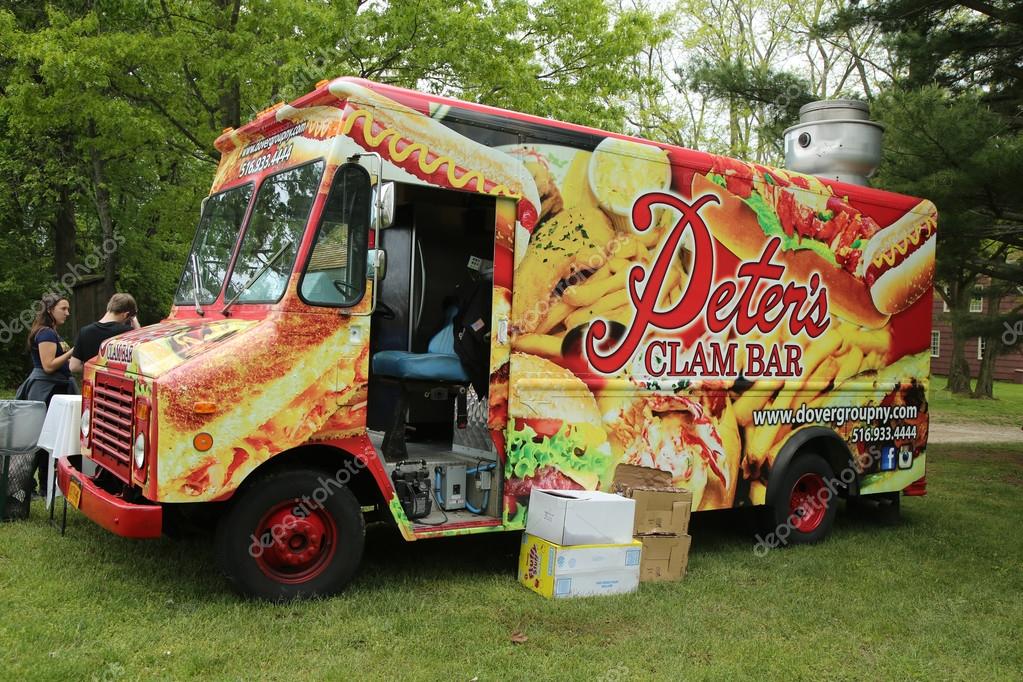 Peter's Clam Bar truck in Bethpage, New York Stock Editorial Photo