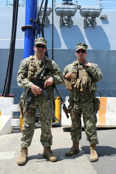Unidentified US Marine providing security during Fleet Week 2016 — Stock Photo, Image