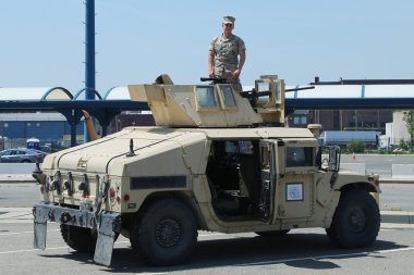 M1151 Gelişmiş Armament taşıyıcı 