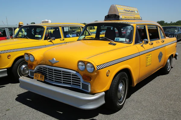 Такси Чекер 1967 года — стоковое фото