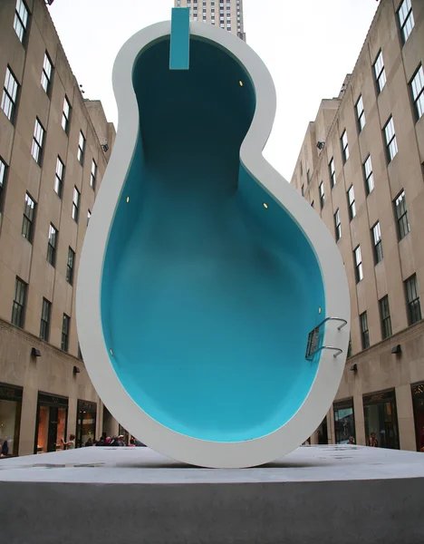 New sculpture on Rockefeller Plaza "Van Gogh's Ear" by artist duo Elmgreen and Dragset  in Midtown Manhattan — Stock Photo, Image