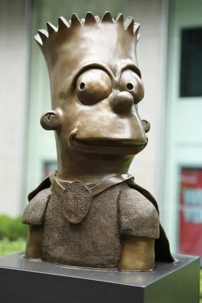 Statue von Bart Simpson vor dem Newscorp-Gebäude in New York. — Stockfoto