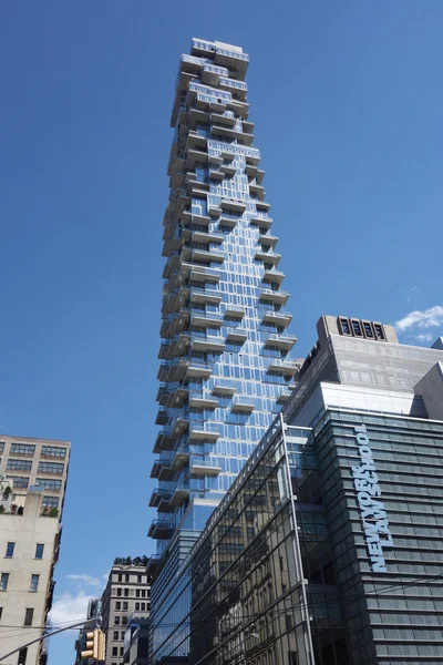 60 katlı bir k bir Jenga Kulesi 56 Leonard cadde Tribeca, aşağı Manhattan'bina bitmek üzere — Stok fotoğraf
