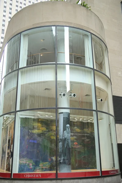 Christie's hoofdkwartier in Rockefeller Plaza in New York. — Stockfoto
