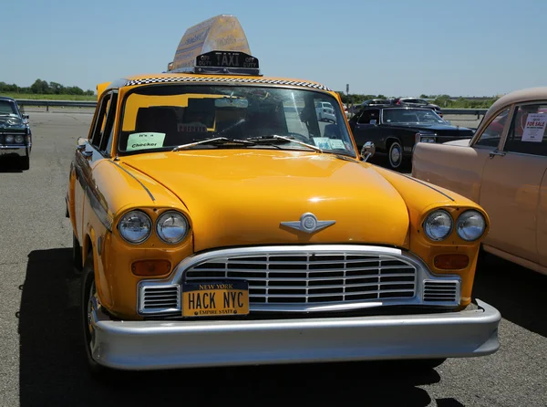 Checker Taxi-Fahrerhaus, das 1976 von der Checker Motors Corporation hergestellt wurde — Stockfoto