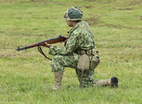 2. Weltkrieg Lagerteilnehmer am 2. Weltkrieg amerikanischer Armeeuniform — Stockfoto