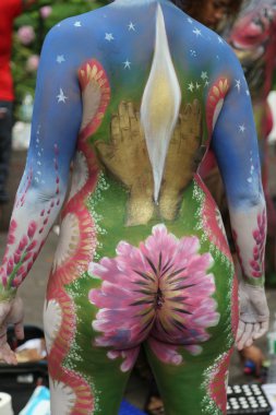 Manhattan şehir merkezinin içinde üçüncü Nyc vücut boyama gün boyunca tüm şekil ve büyüklükte 100 tamamen çıplak modeller sanatçılar boyama