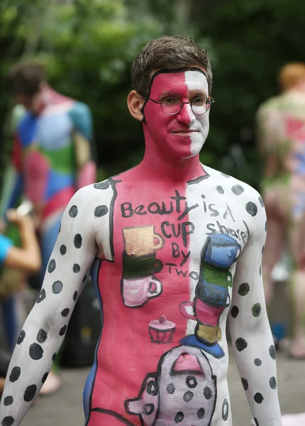 Artists paint 100 fully nude models of all shapes and sizes during third NYC Body Painting Day in midtown Manhattan — Stock Photo, Image