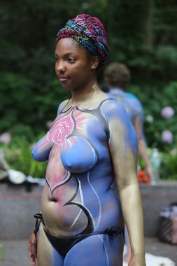 Manhattan şehir merkezinin içinde üçüncü Nyc vücut boyama gün boyunca tüm şekil ve büyüklükte 100 tamamen çıplak modeller sanatçılar boyama