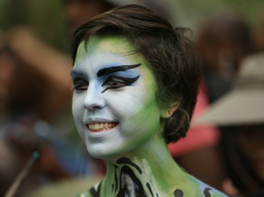 Manhattan şehir merkezinin içinde üçüncü Nyc vücut boyama gün boyunca tüm şekil ve büyüklükte 100 tamamen çıplak modeller sanatçılar boyama