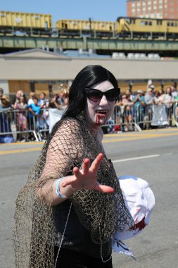 Katılımcılar Mart ayında 34 yıllık Mermaid Parade