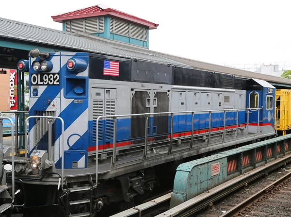 Tren de reparación del metro de Nueva York en la estación Kings Highway de Brooklyn —  Fotos de Stock