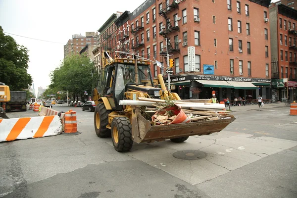 Daralma işçiler onarım Lower Manhattan sokak — Stok fotoğraf