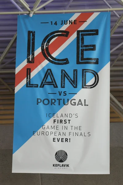 Island soccer team banner i Euro Cup 2016 spel minne — Stockfoto