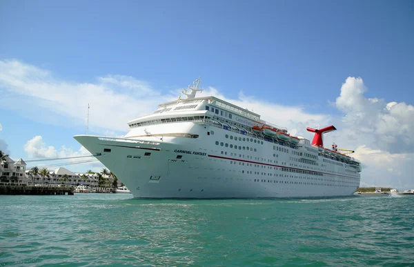 Carnaval Fantasy Cruise Ship ancla en el Puerto de Key West —  Fotos de Stock