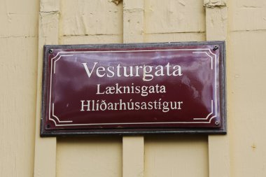 Sokak tabelası İzlandaca Reykjavik, İzlanda
