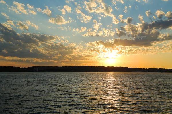 Pôr do sol em New York Harbor — Fotografia de Stock