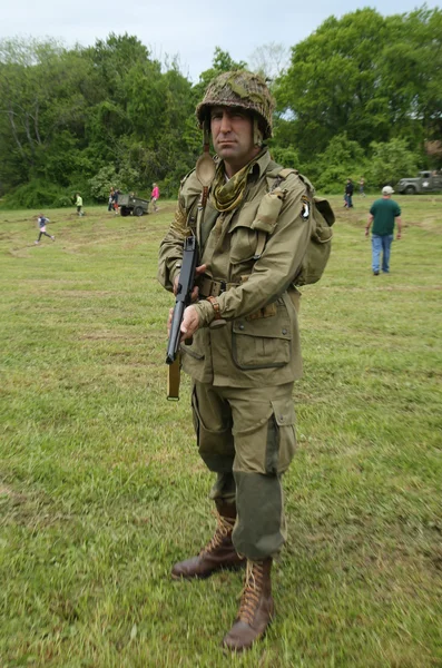 2. Weltkrieg Zeltlagerteilnehmer im 2. Weltkrieg amerikanische Armeeuniform — Stockfoto