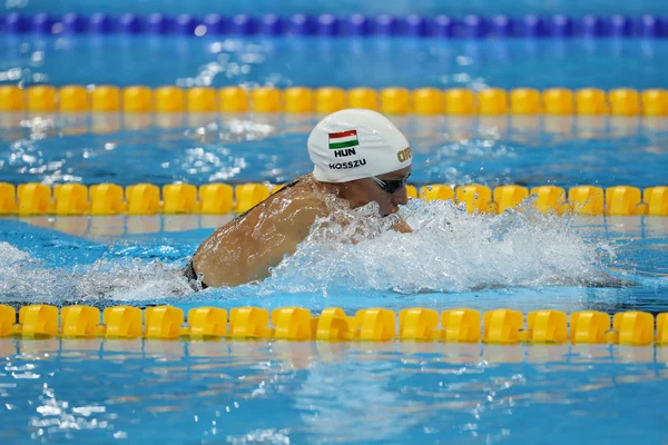 Katinka Hosszu de Hungría compite en los 100m de espalda femenina Final de los Juegos Olímpicos de Río 2016 — Foto de Stock