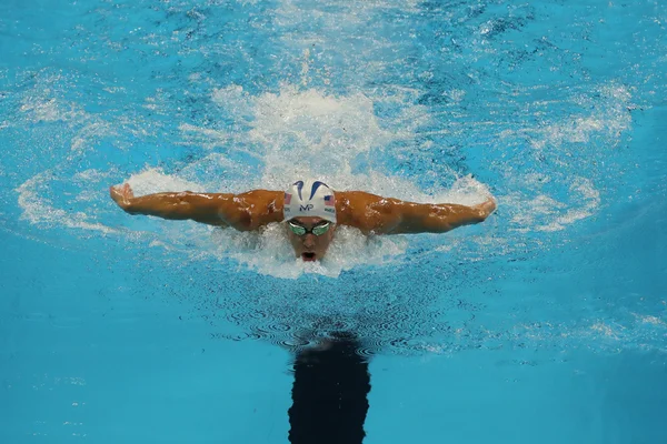 Olympic champion Michael Phelps of United States competes at the Men's 200m individual medley of the Rio 2016 Olympic Games — Stock Photo, Image