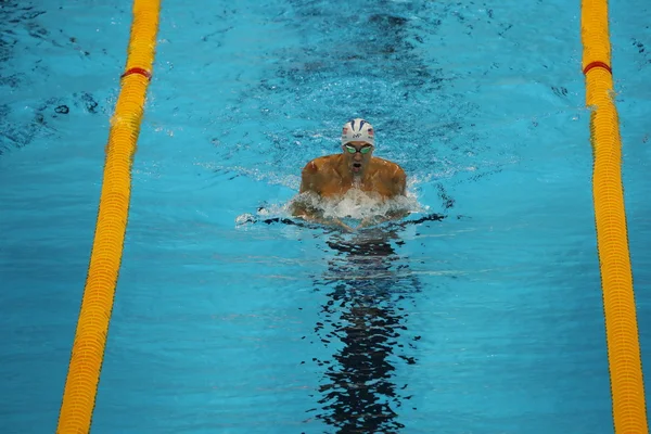 남자의 200 m 개인 혼영 리오 2016 년 올림픽 게임에서 경쟁 하는 올림픽 챔피언 미국의 마이클 펠프스 — 스톡 사진
