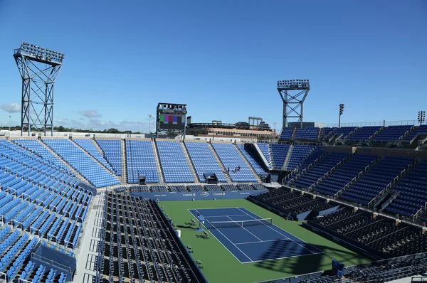 Louis Armstrong Stadium en el Billie Jean King National Tennis Center listo para el torneo US Open — Foto de Stock