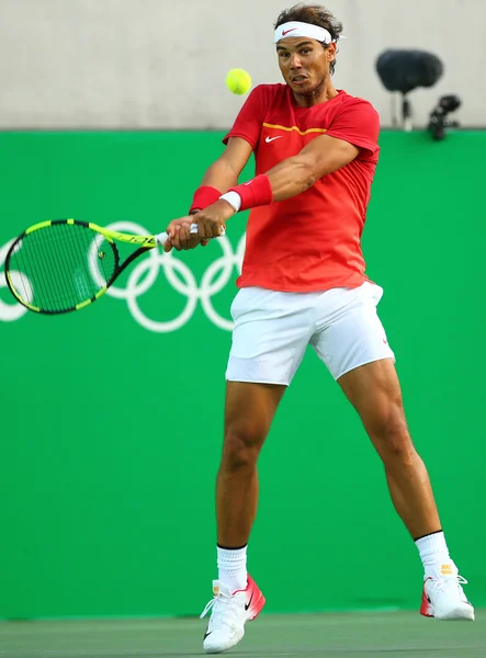 Olympiavoittaja Rafael Nadal Espanjan toiminnassa aikana miesten singleä semifinaali Rio 2016 olympialaiset — kuvapankkivalokuva