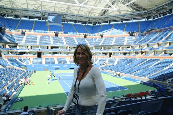 Världen berömda gymnasten Nadia Comaneci Rumäniens besök Billie Jean King National Tennis Center under oss Open 2016 — Stockfoto