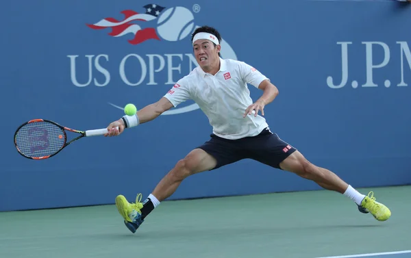 Il tennista professionista Kei Nishikori del Giappone in azione durante la sua quarta partita agli US Open 2016 — Foto Stock