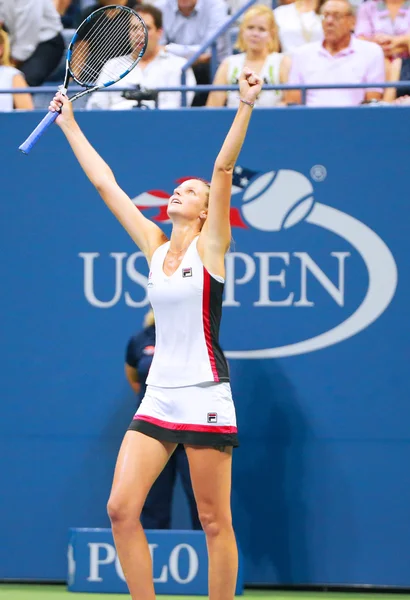 La tennista professionista Karolina Pliskova della Repubblica Ceca festeggia la vittoria dopo la sua semifinale agli US Open 2016 — Foto Stock