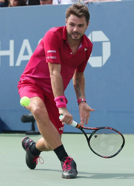 Campeão do Grand Slam Stanislas Wawrinka da Suíça em ação durante sua quarta rodada no US Open 2016 — Fotografia de Stock