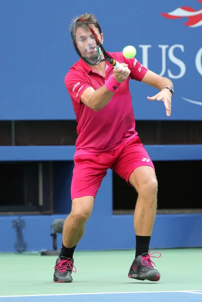 Campeão do Grand Slam Stanislas Wawrinka da Suíça em ação durante sua primeira partida no US Open 2016 — Fotografia de Stock