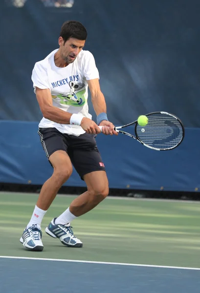 Douze fois champion du Grand Chelem Novak Djokovic de Serbie s'entraîne pour l'US Open 2016 — Photo