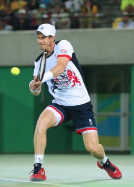  Olimpiyat Şampiyonu Andy Murray Büyük Britanya'nın erkekler tekler finali sırasında eylem Rio 2016 Olimpiyat Oyunları
