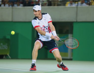  Olimpiyat Şampiyonu Andy Murray Büyük Britanya'nın erkekler tekler finali sırasında eylem Rio 2016 Olimpiyat Oyunları